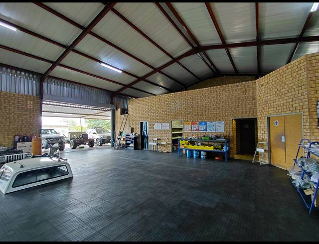 1,743M² BUSINESS FOR SALE IN MOKOPANE CENTRAL